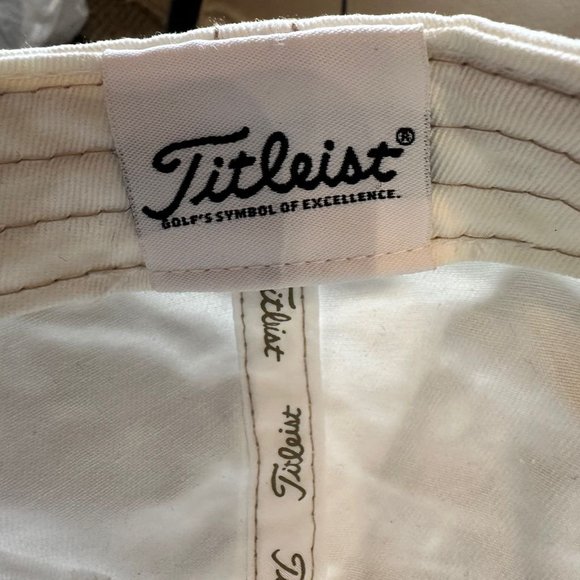 Titleist Golf Cap White Adjustable Strap Gold Embroidery Unisex One Size - Picture 9 of 10